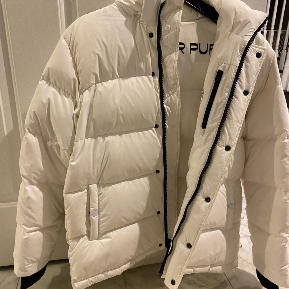 White Aritzia Superpuff, regular length, size small! Perfect condition.
